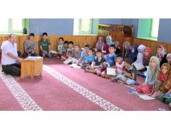 Tatili Fırsat Bilen Çocuklar Camilere Koştu