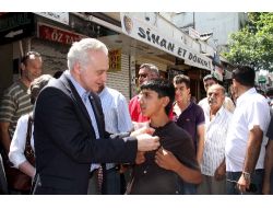 Diyarbakırlı Çocuk, Amerikan Büyükelçisi'ne Sakız Hediye Etti