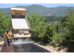 Gemlik'te 35 Kilometrelik Köy Yolu Asfaltlanıyor