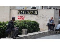 'Ne Mutlu Türküm Diyene' Yazan Şahıslar Yakalandı