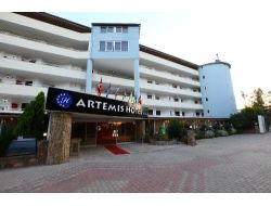 4 Yıldızlı Otelde Hijyen Gerekçesiyle Haşemalı Tatilciler Havuzdan Çıkarıldı