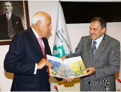 Bakan Eroğlu: 'Gola Çetu Parkı’nın Yeşil Alan Olarak Kalacağını İfade Ettik