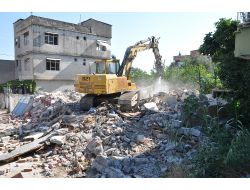 Kışla Mahallesi'nde Yıkımlar Başladı