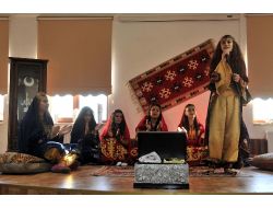 Mamak’ta Kına Geceli Sergi Açıldı