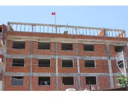 Öğrenci Yurdu İnşaatı Sürüyor..