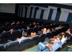 Suça Yatkın Çocuklar Sinemaya Götürüldü