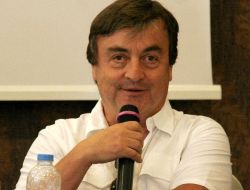 Dda, Siyasilerin Yeni Anayasa Yapımına İlişkin Sözlerini Tutmalarını İstedi