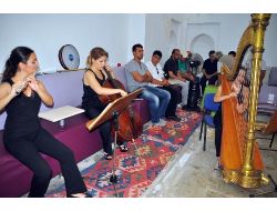 Tarihi Hamamda Hastalar Müzik Terapisiyle Tedavi Ediliyor