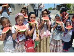 Yaz Kur'an Kursuna Giden Küçükler, Karpuzla Serinliyor