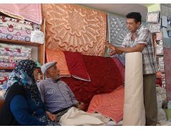 Teknolojiye Karşı İğneyle Mücadele Ediyorlar