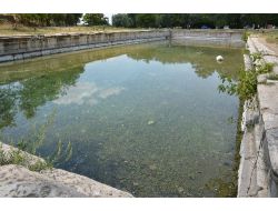 Antik Roma Havuzu Ve Kemerhisar Su Kemerleri'ne Yoğun Turist İlgisi