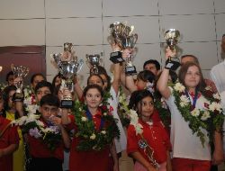 Satrancın Altın Çocukları Yurda Döndü