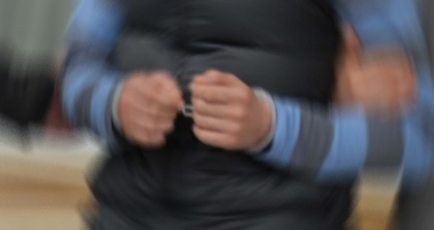 RÜŞVETE 4 TUTUKLAMA