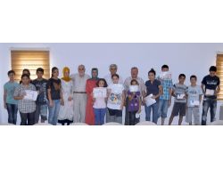 Kimse Yok Mu Derneği, Başarılı Öğrencileri Ödüllendirdi