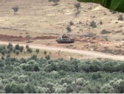 Suriye Sınırında Hendek Açma Çalışması Devam Ediyor