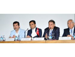 Başkan Bahçeci, Kentsel Dönüşüm Projelerini İzmir’de Anlattı