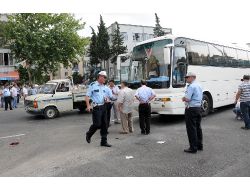 Anne İle Kızı Trafik Kazası Ayırdı