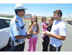 Yozgat Polisinden Sürücülere 5 Dakikalık İkram Molası