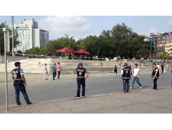 Polis Taksim’de Geniş Güvenlik Önlemi Aldı