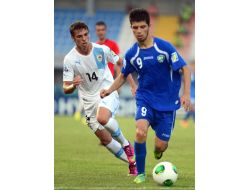 Uruguay Bir Üst Tura Yükseldi