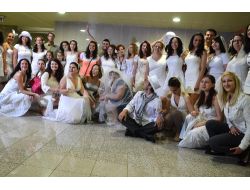 Gelin Adayları Romantik Evlilik Tekliflerine 'Evet' Dedi