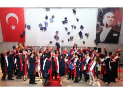 Gaziantep Üniversitesi 90 Tıp Mezunu Verdi