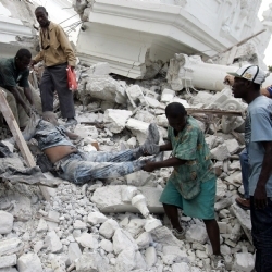 Haiti'de 120 Bin Ceset Toplandı!