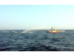 Göcek'te 10 Metrelik Sürat Teknesi Yanarak Battı