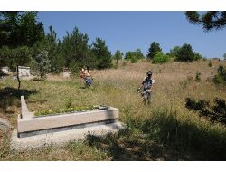 MEZARLIKLARA 'RAMAZAN' BAKIMI