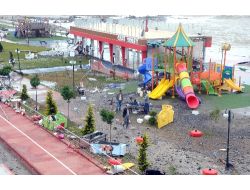 Zonguldak'ta Şiddetli Fırtına, Kafeterya Ve Parkı Kullanılamaz Hale Getirdi