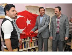 Kahvede Artık Okeye Değil Kitaba Dördüncü Aranıyor