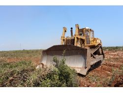 Kepez’den Aksu İlçesine Yol Açmak İçin Dozer Desteği