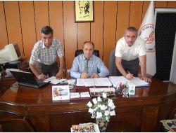 Sarıoğlan Ve Elbaşı Belediyelerinde Sözleşme Sevinci