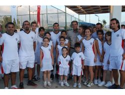İskenderun'da Senior Tenis Turnuvası Heyecanı Yaşanıyor