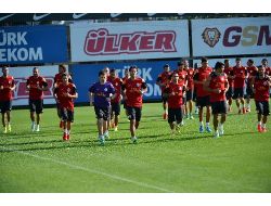 GALATASARAY'DA HAZIRLIKLAR SÜRÜYOR