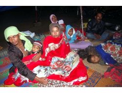 Endonezya'daki Depremde 22 Kişi Öldü