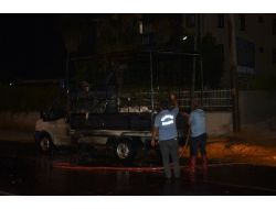 Seyir Halindeki Araç Alev Topuna Döndü