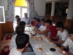 Yaz Kur’an Kursu Öğrencilerine Sabah Kahvaltısı