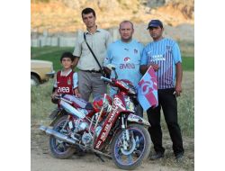 Trabzonspor'un Kamp Yaptığı Davraz'a Bordo-mavili Motosikletiyle Çıkıyor