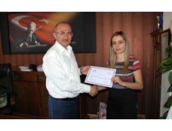 Milli Eğitim Müdürü Polattaş’tan Öğretmene Katılım Belgesi