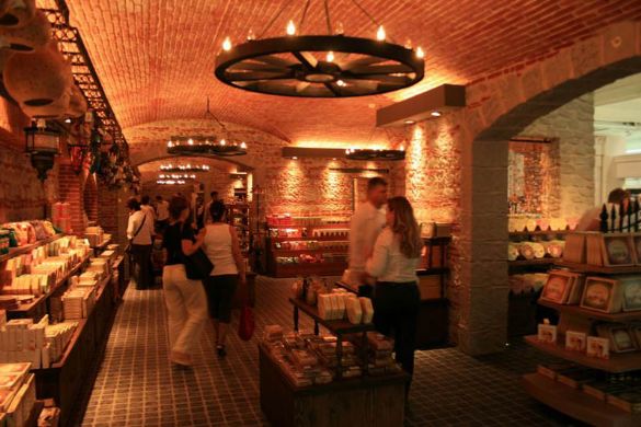 FREE SHOP'LARA ŞOK  BASKIN