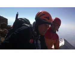 Dağcılar Erciyes’in Zirvesinde