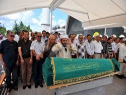 Etem Ruhi Üngör, Son Yolculuğunda Da Yalnız Kaldı!