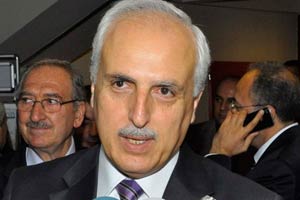 Taksim'de eli satırlı adamlar