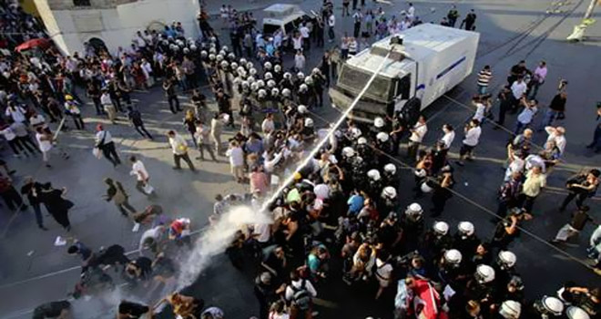 Taksim Meydanı'nda müdahale