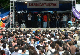 TAKSİM DAYANIŞMA ÜYELERİ AÇLIK GREVİNDE