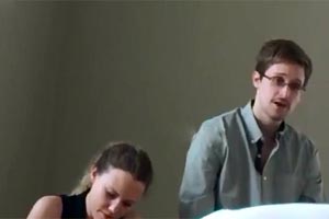 Snowden'in ilk görüntüsü!