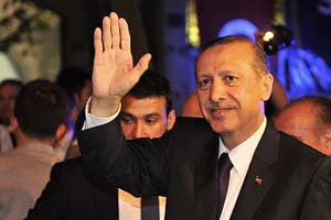 Birlik Vakfı'nın iftarına katıldı..