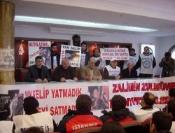 Tekel İşçilerine Destek İçin Açlık Grevine Başladılar