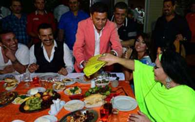 Ersoy para dolu çantasıyla yine herkesi şok etti